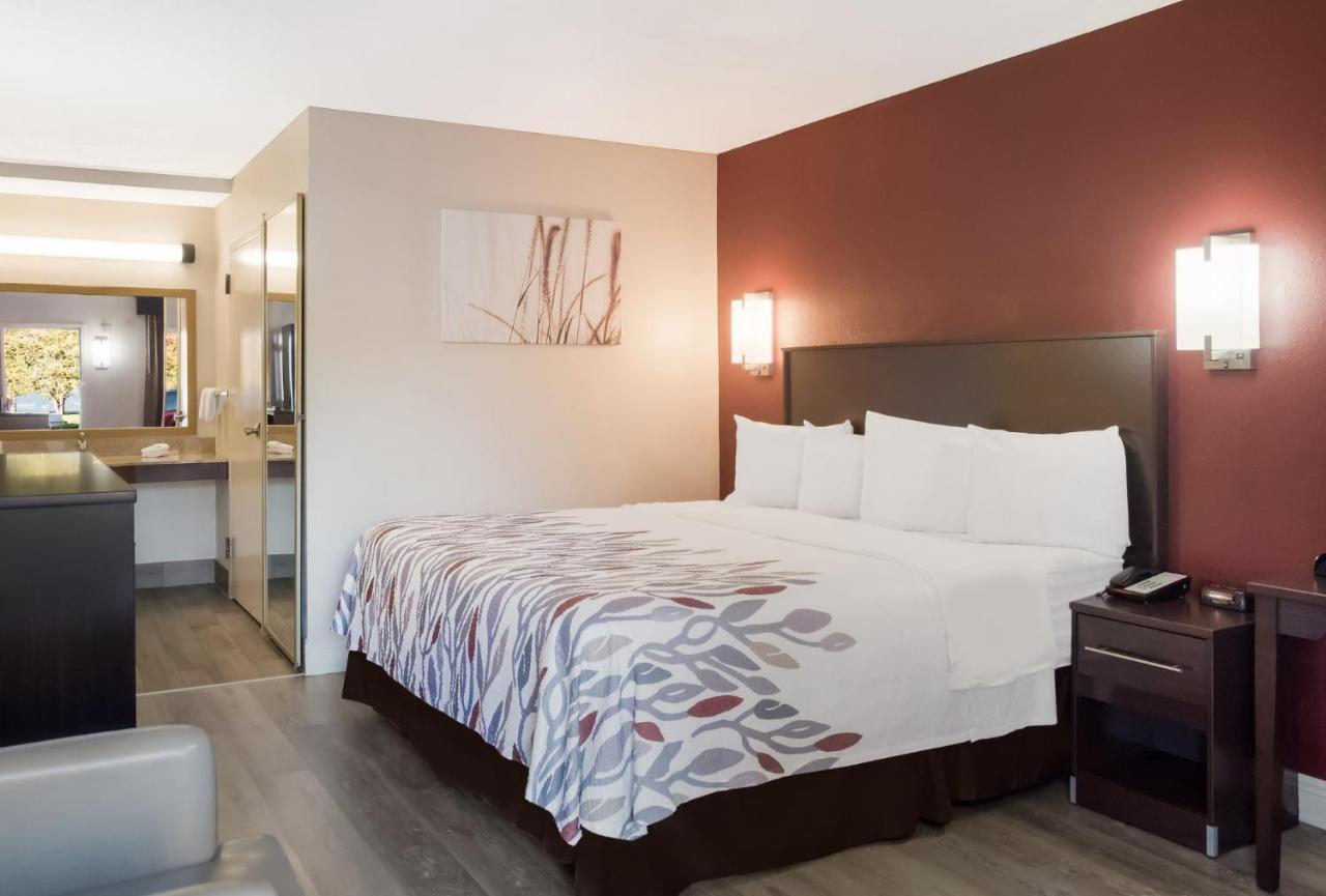 Red Roof Inn Тупело Екстер'єр фото