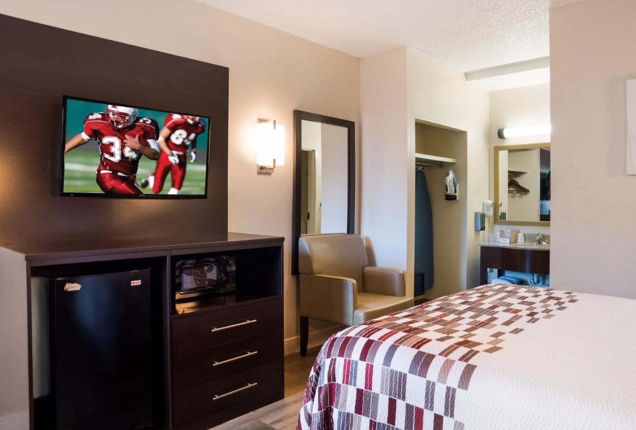 Red Roof Inn Тупело Екстер'єр фото