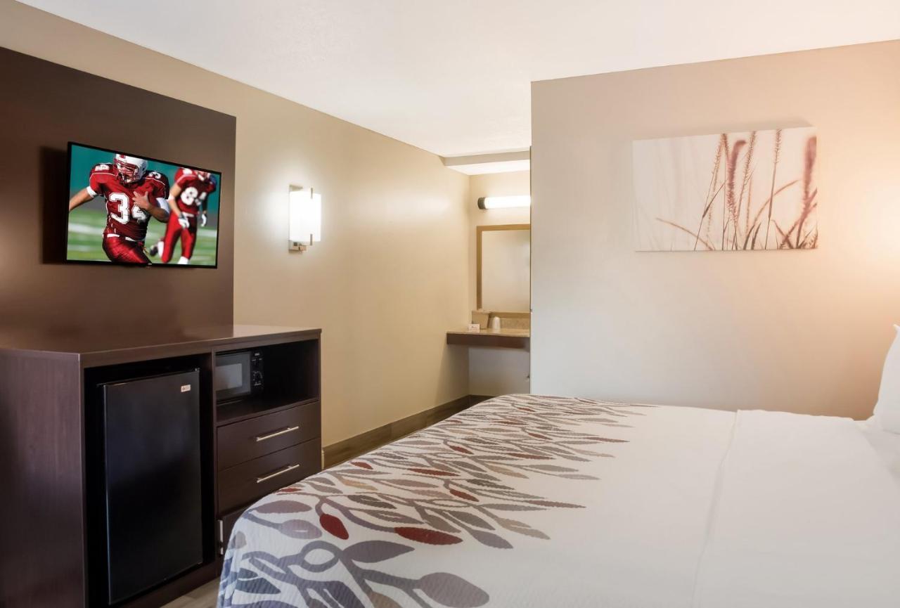 Red Roof Inn Тупело Екстер'єр фото