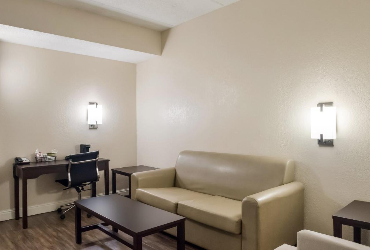 Red Roof Inn Тупело Екстер'єр фото