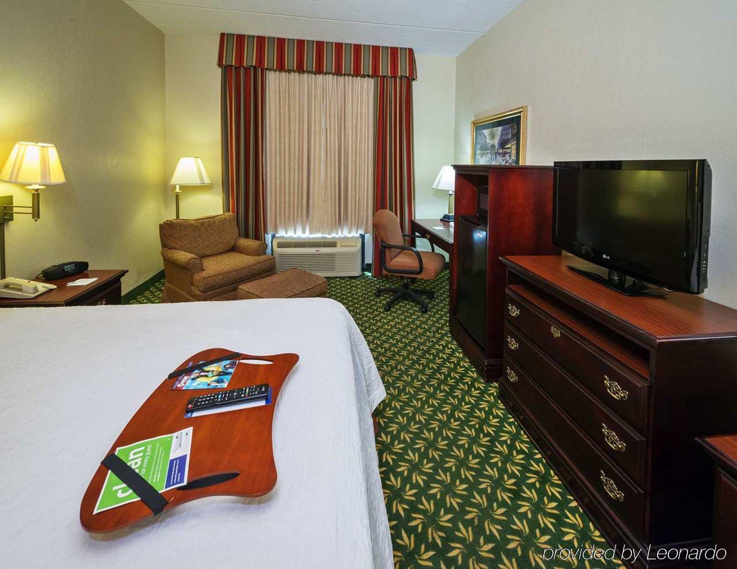 Red Roof Inn Тупело Номер фото