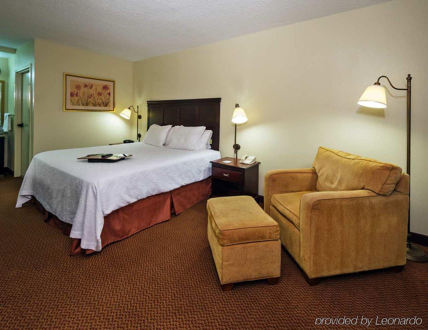 Red Roof Inn Тупело Номер фото
